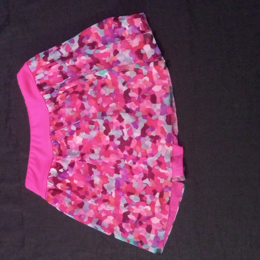 The color is pink, purple, baby blue and dark purple. Size is 6x